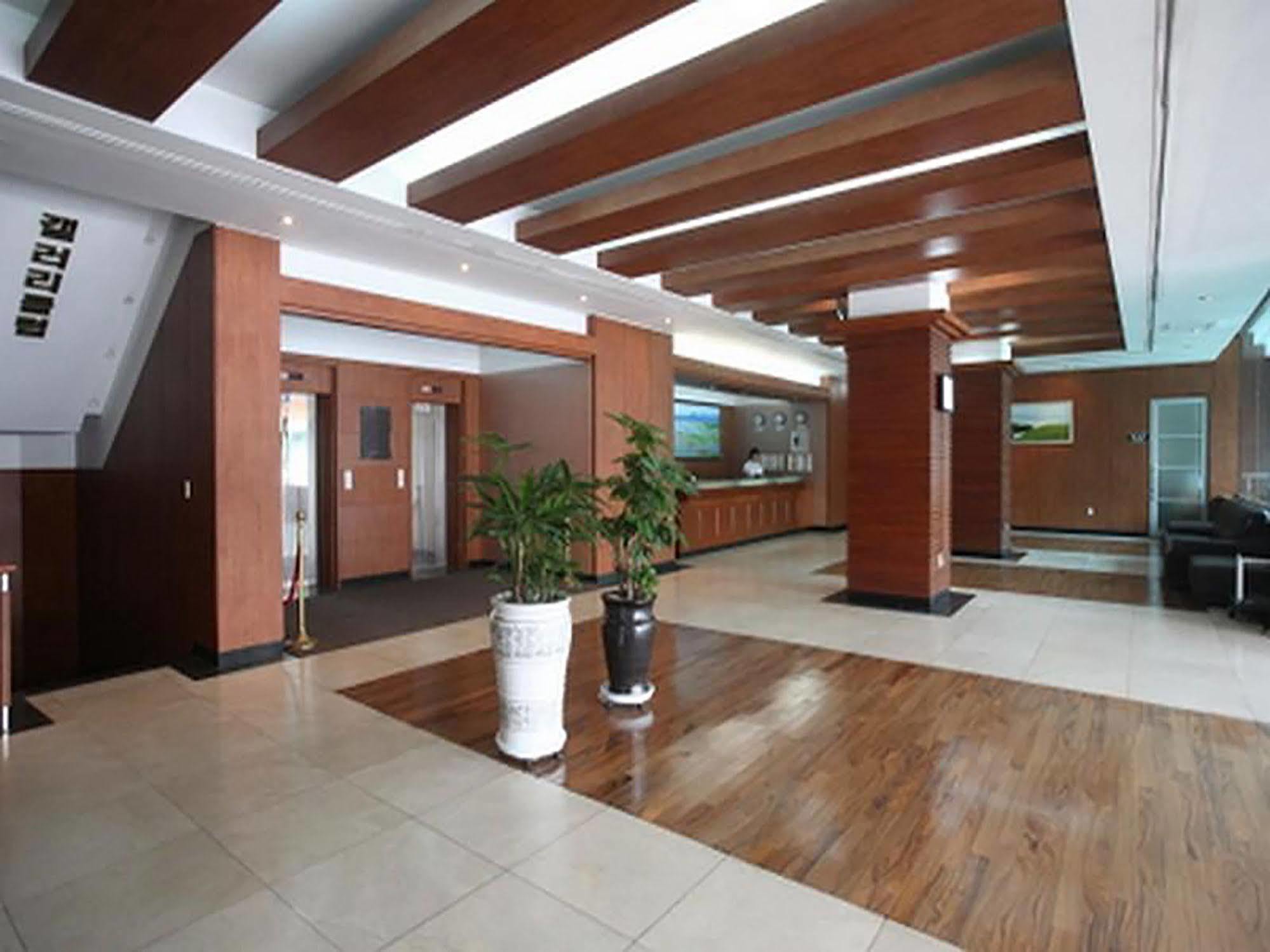 Suncheon Royal Tourist Hotel Bagian luar foto
