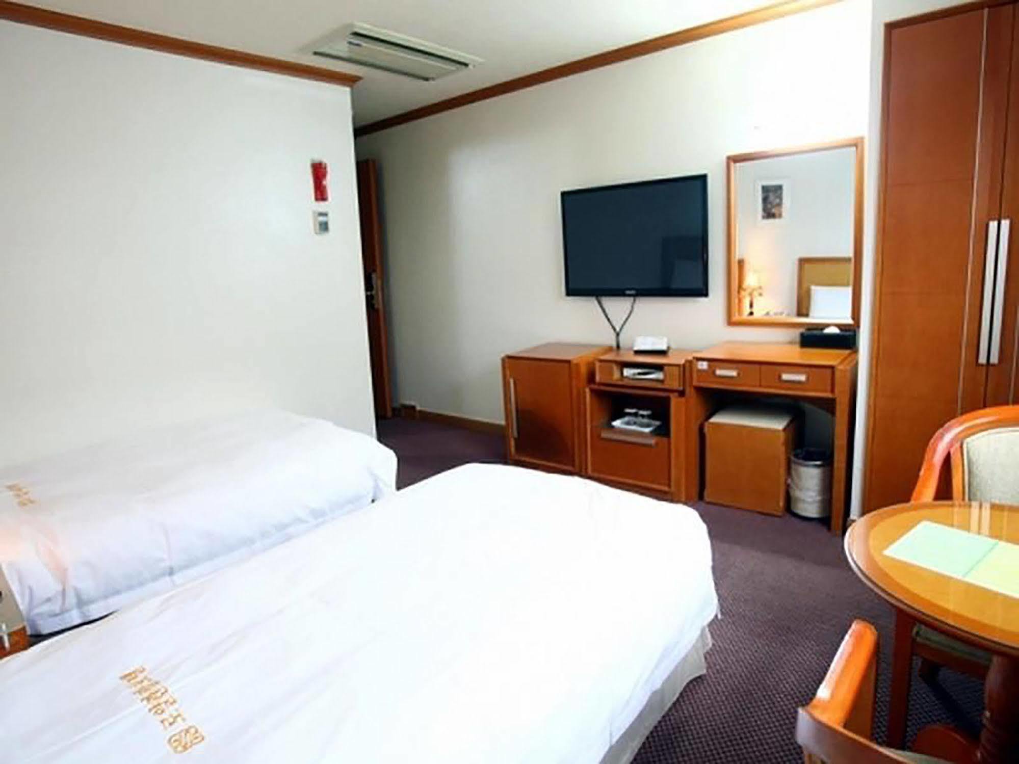 Suncheon Royal Tourist Hotel Bagian luar foto