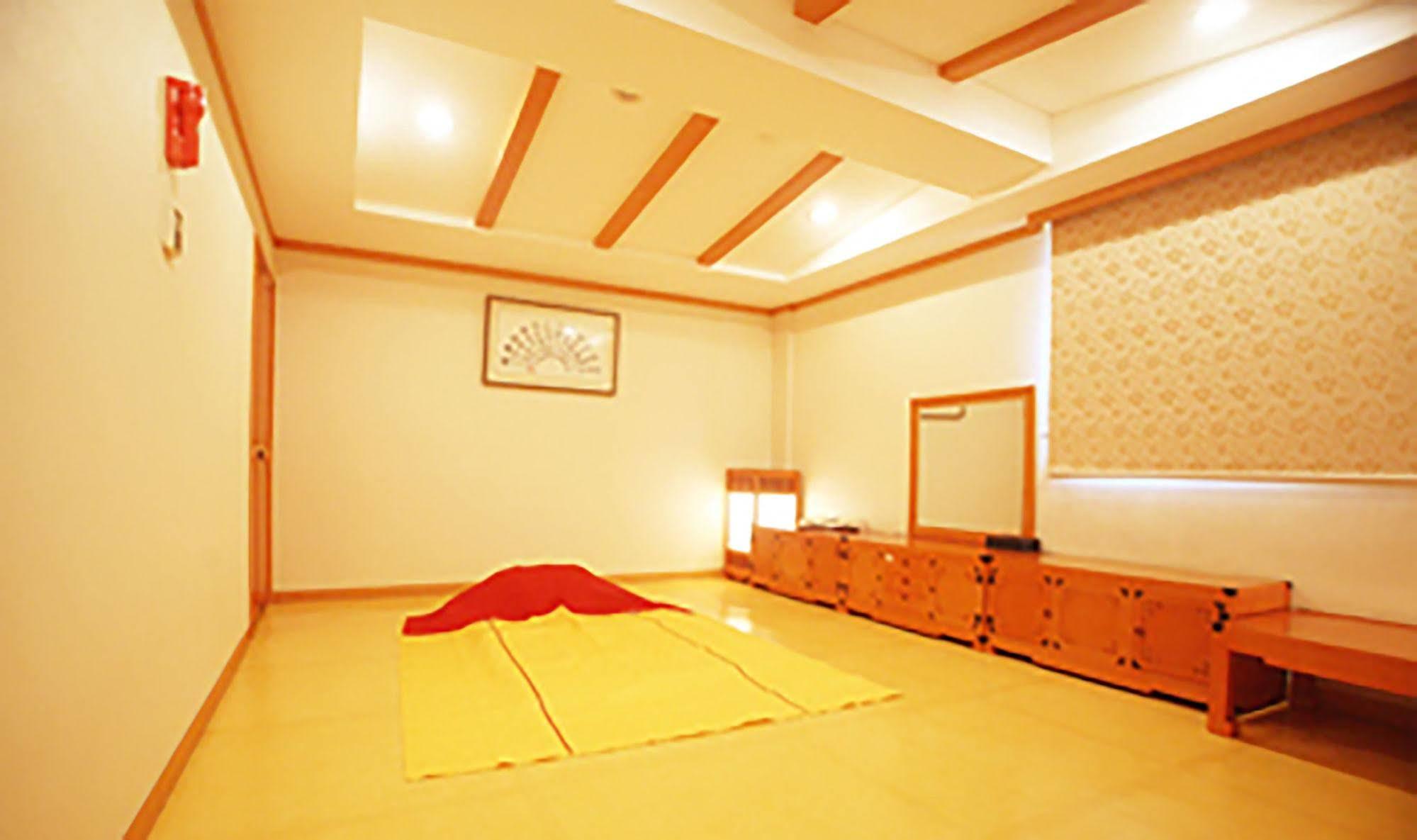 Suncheon Royal Tourist Hotel Bagian luar foto